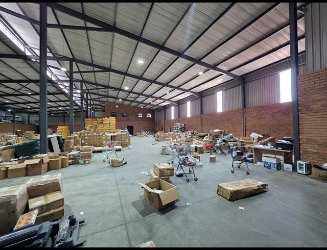3,024M² WAREHOUSE TO LET IN ORMONDE